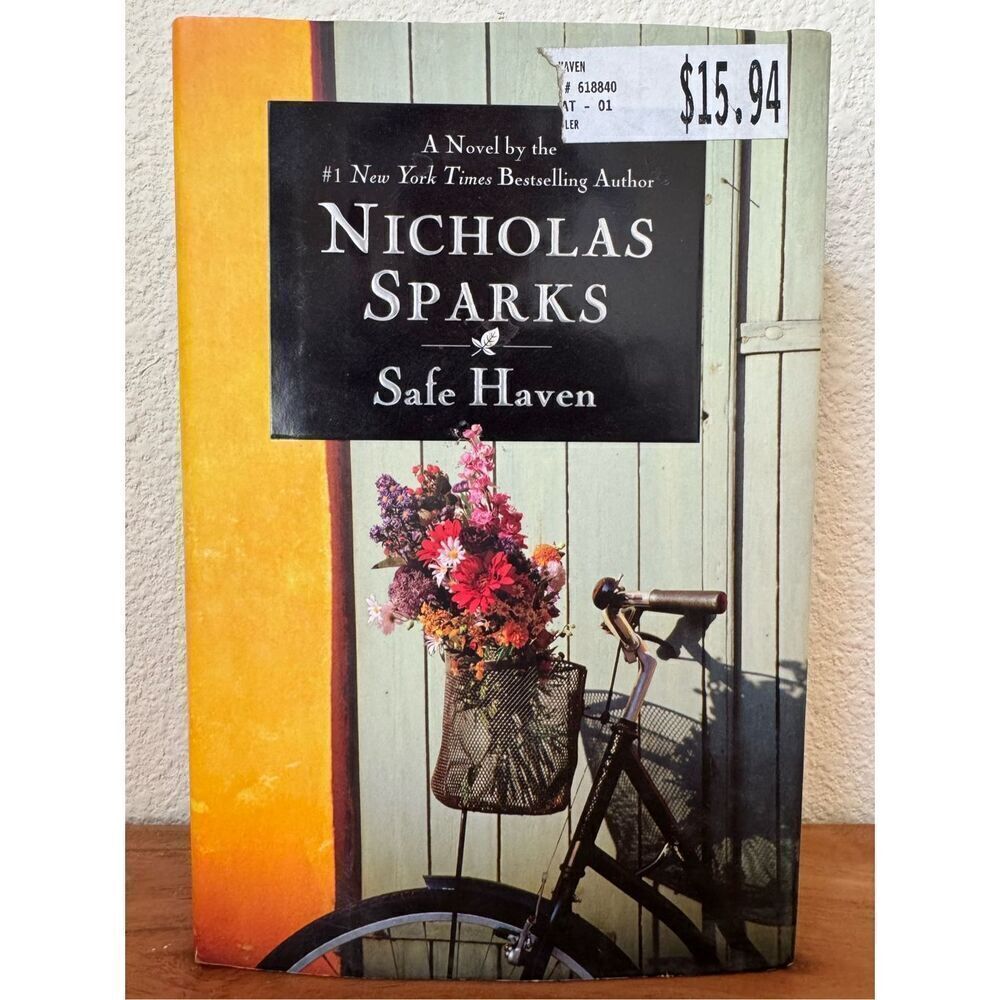 Safe Haven Nicholas Sparks adult fiction book suspense romantic thriller